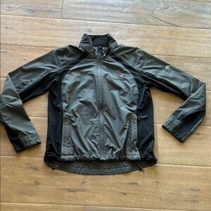 Mountain Hardwear Black and Gray Jacket